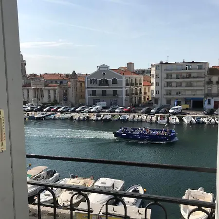 Appartquaisete Et Garage Sète
